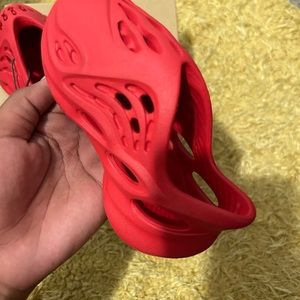 Yeezy Foam Runners size 6k.